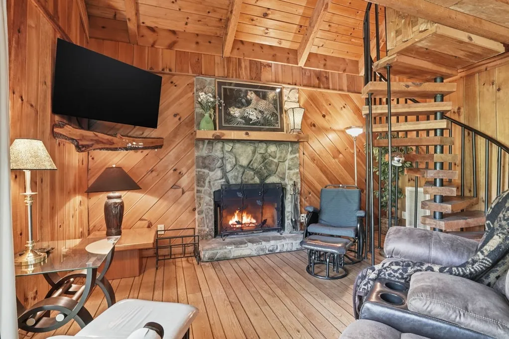 Living room inside Leopard Lodge.